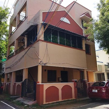 Aashritha Wedding Stay Tiruchirappalli Exterior photo
