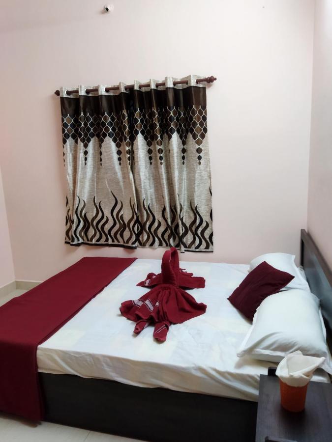 Aashritha Wedding Stay Tiruchirappalli Exterior photo